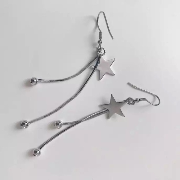 "The Hepburn Effect" (CLOSING CLOSET SALE) - Picture 4 of 4